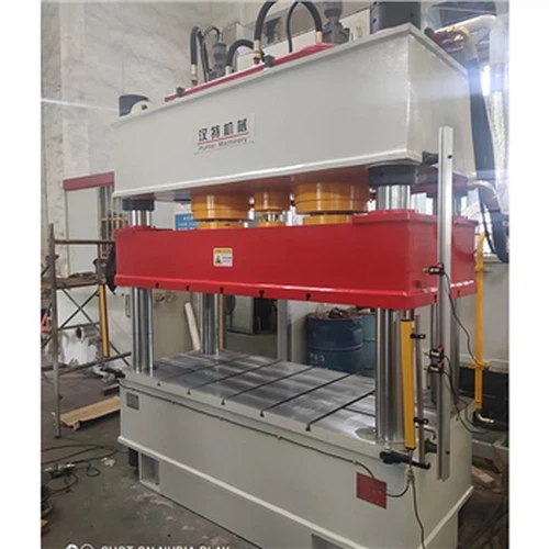 ما هي خصائص المكبس الهيدروليكي